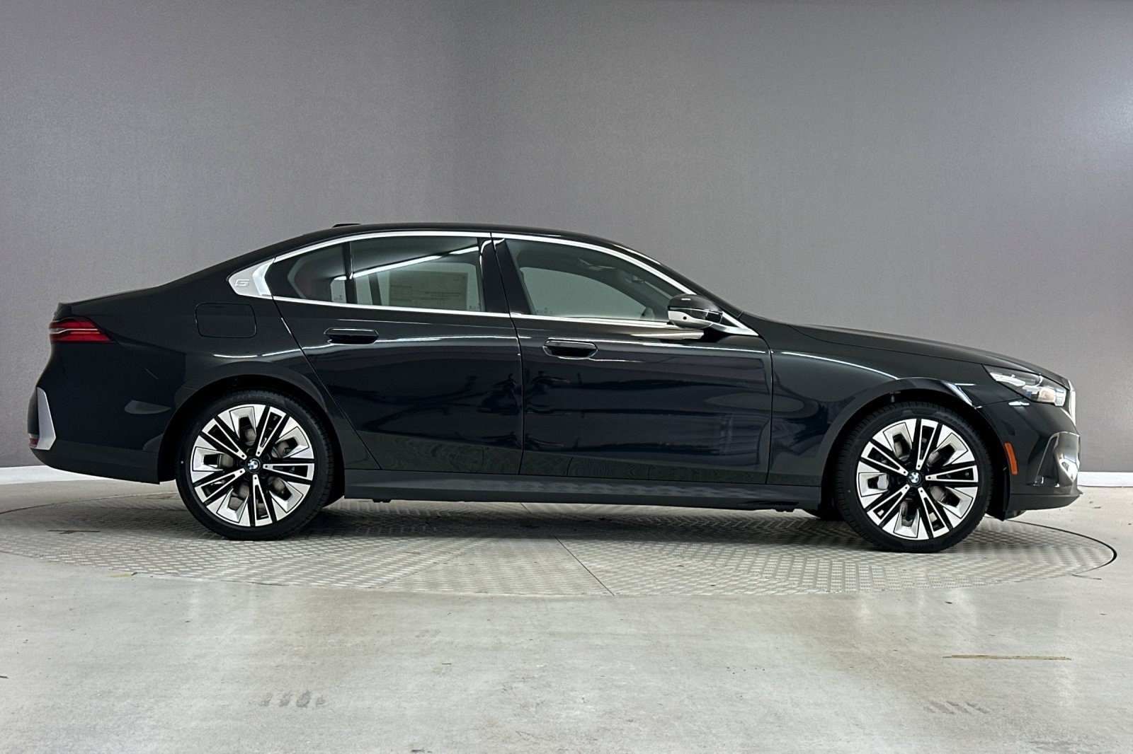 New 2027 BMW 530i w/ Premium Package RWD image 7