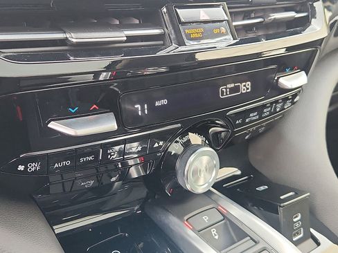 Certified 2025 Acura MDX SH-AWD image 18