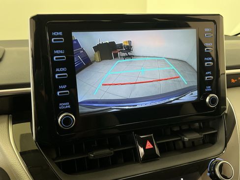 Used 2020 Toyota Corolla LE FWD image 18