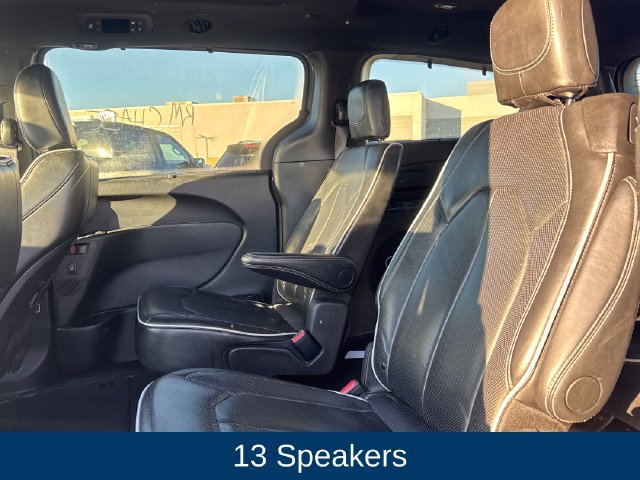 Used 2025 Chrysler Pacifica Limited FWD image 14