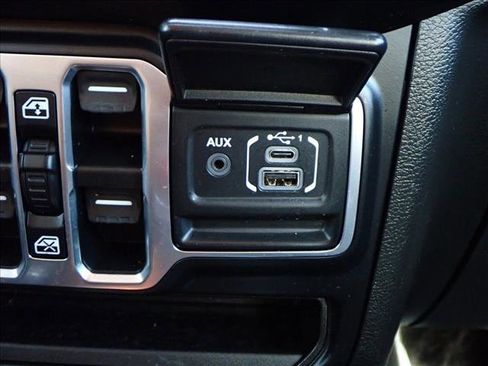 Used 2021 Jeep Wrangler Unlimited Sahara image 19