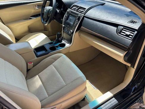 Used 2017 Toyota Camry LE FWD image 15