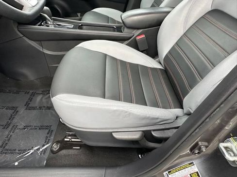 Used 2023 Nissan Kicks SR w/ SR Premium Package FWD image 24