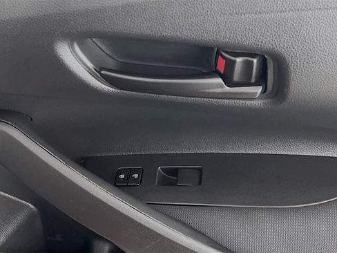 Used 2025 Toyota Corolla LE FWD image 31