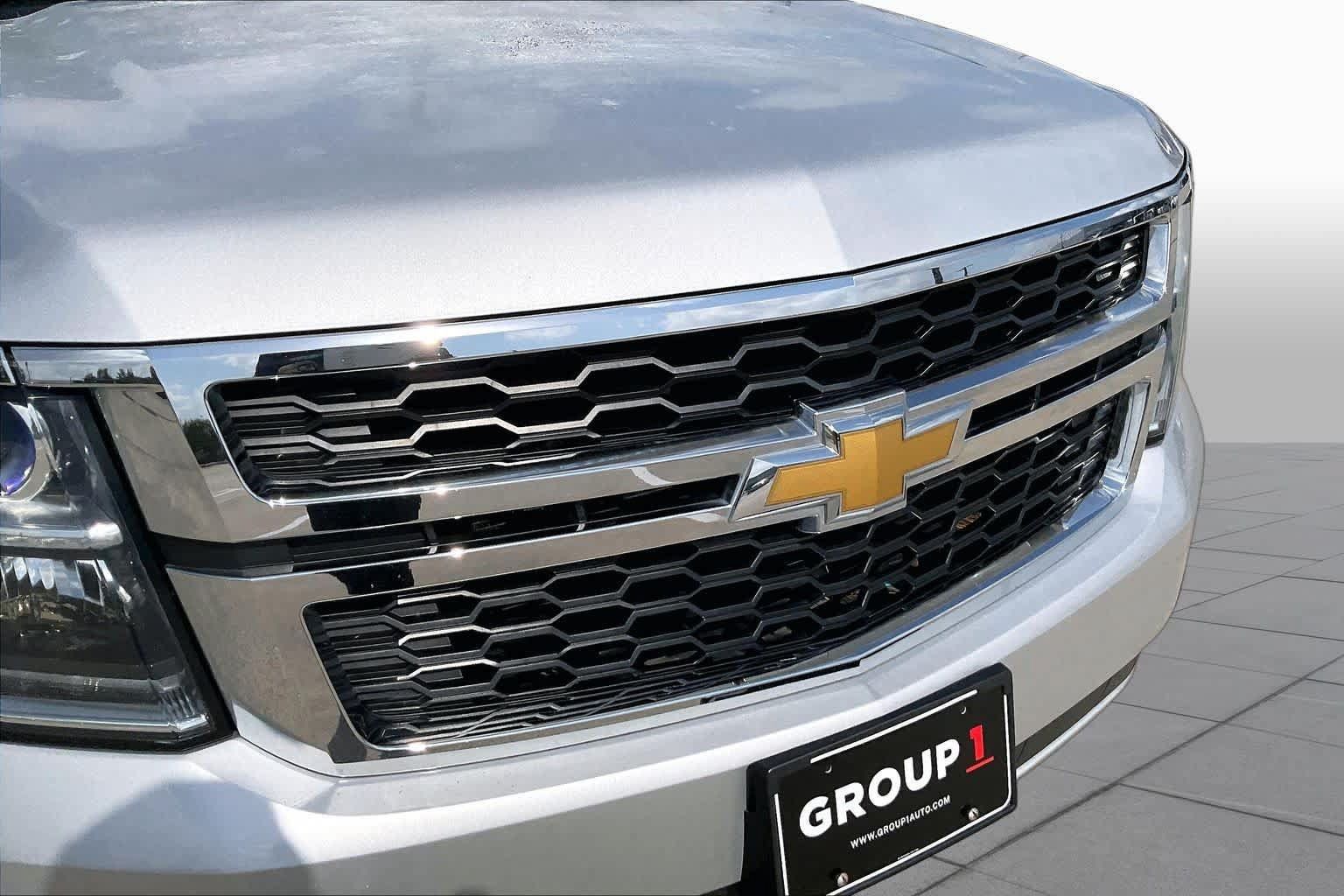 Used 2016 Chevrolet Suburban LS RWD image 29