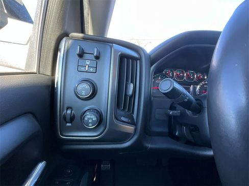 Used 2017 Chevrolet Silverado 1500 LT w/ Midnight Edition image 17
