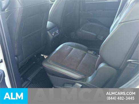 Certified 2025 Ford Explorer ST image 12