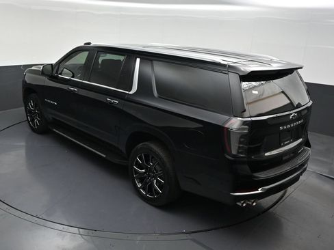 Used 2026 Chevrolet Suburban Premier RWD image 22