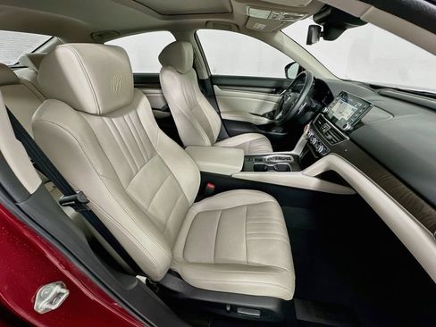 Used 2018 Honda Accord Touring image 29