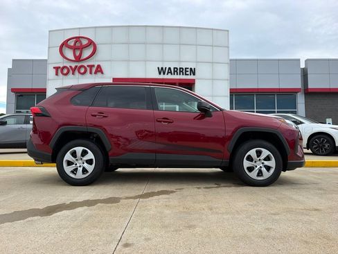 Used 2024 Toyota RAV4 LE FWD image 3