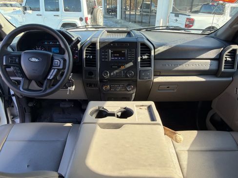 Used 2017 Ford F250 XL w/ Power Equipment Group image 18
