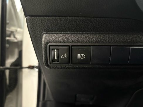 Used 2020 Toyota Corolla SE FWD image 25