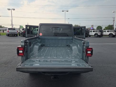 Used 2026 Jeep Gladiator Rubicon AWD/4WD image 14