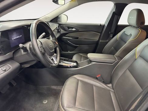 Used 2024 Chevrolet Trax ACTIV w/ Sunroof Package FWD image 8