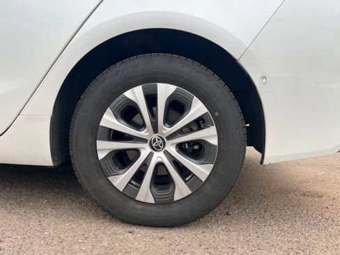 Used 2022 Toyota Prius LE AWD/4WD image 10
