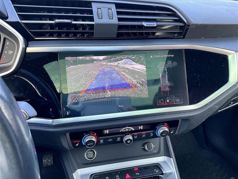 Used 2021 Audi Q3 2.0T Premium Plus w/ Premium Plus Package image 18