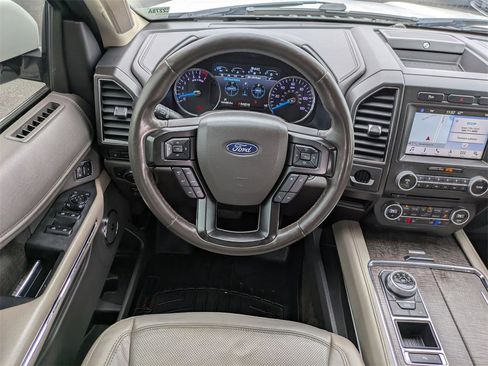 Used 2018 Ford Expedition Limited image 13