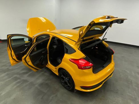 Used 2015 Ford Focus ST w/ Equipment Group 401A image 44