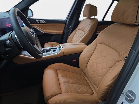 Used 2024 BMW X5 M60i image 18