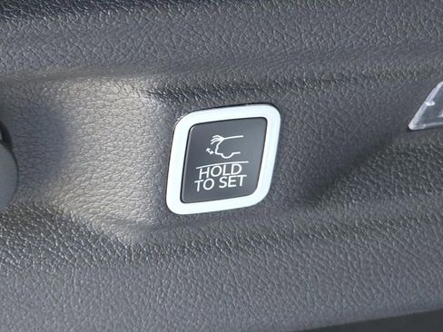 New 2025 Jeep Grand Cherokee L Altitude AWD/4WD image 14