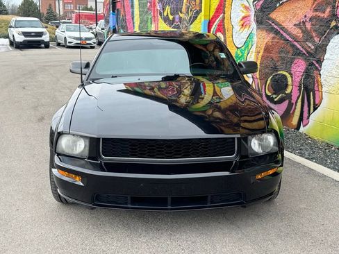 Used 2006 Ford Mustang GT image 3