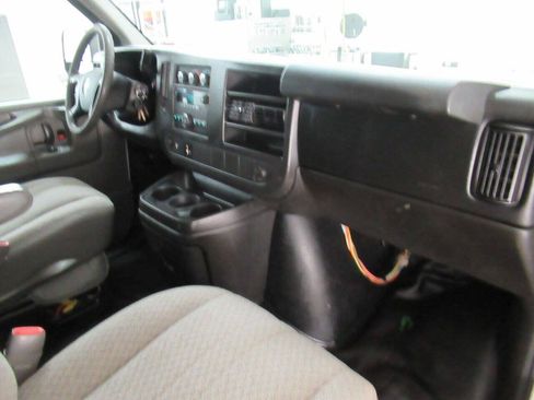 Used 2014 GMC Savana 3500 Extended RWD image 15