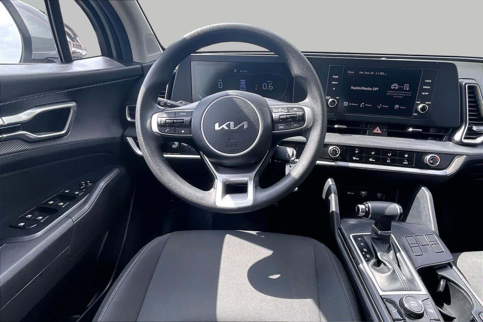 Used 2023 Kia Sportage LX FWD image 5