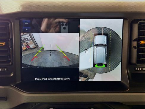 Used 2023 Ford Bronco Badlands image 18