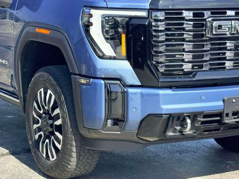 Used 2025 GMC Sierra 3500 Denali Ultimate AWD/4WD image 5
