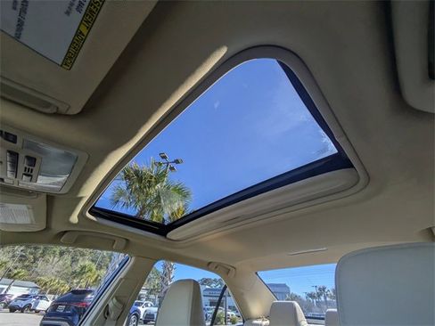 Used 2017 Toyota Camry XLE image 20