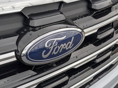 New 2026 Ford Explorer Active w/ Active Comfort Package image 6