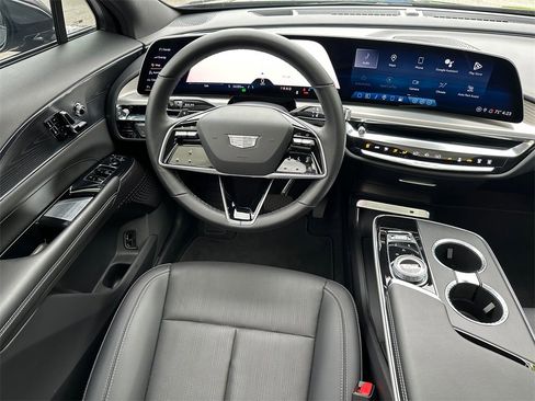 Used 2024 Cadillac Lyriq Luxury image 18