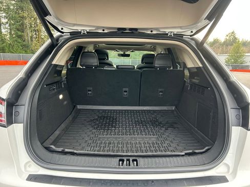 Used 2023 Lincoln Nautilus Reserve w/ Equipment Group 202A image 24