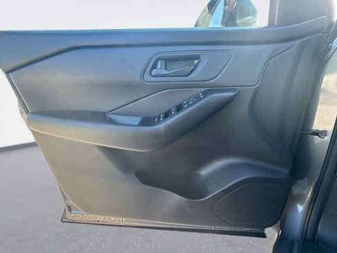 Used 2024 Nissan Rogue S FWD image 29