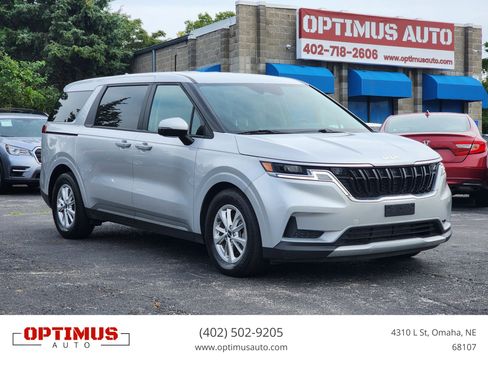 Used 2022 Kia Carnival LX FWD image 1