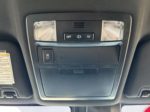 Used 2019 Toyota Tacoma TRD Sport AWD/4WD image 31