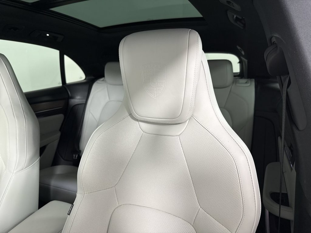 Certified 2025 Porsche Macan Electric RWD image 42