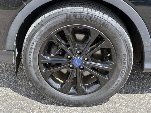 Used 2018 Ford Escape SE w/ SE Sync 3 Package FWD image 10