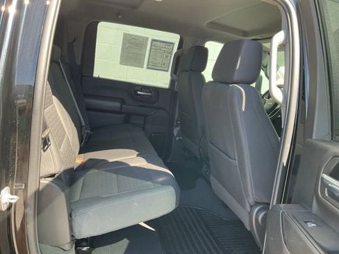 Used 2025 Chevrolet Silverado 2500 Custom w/ Custom Value Package image 16