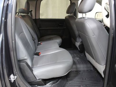 Used 2018 RAM 2500 Tradesman w/ Chrome Appearance Group image 16