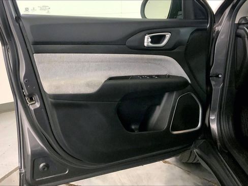 Used 2022 Jeep Compass Latitude AWD/4WD image 25