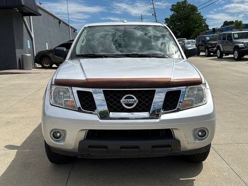 Used 2014 Nissan Frontier SV w/ SV Value Truck Package AWD/4WD image 17