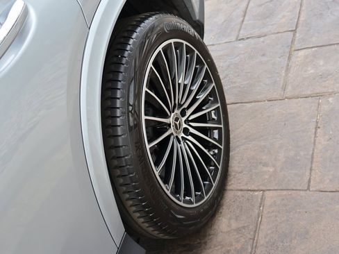 Certified 2024 Mercedes-Benz GLC 300 4MATIC image 40