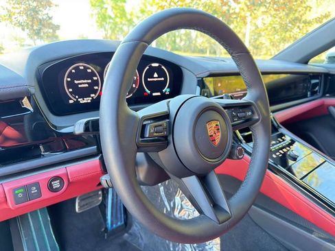 Certified 2026 Porsche Panamera 4 AWD/4WD image 9