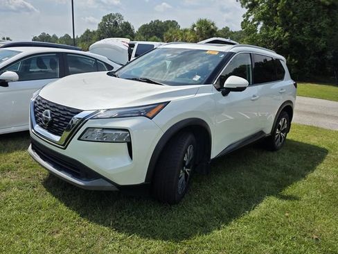 Used 2021 Nissan Rogue SV w/ Premium Package FWD image 14