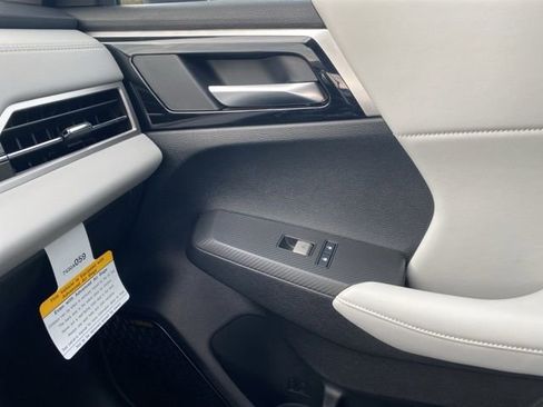 Used 2025 Mitsubishi Outlander SE image 35