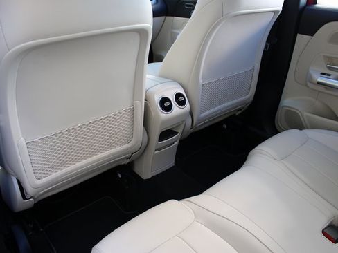 Used 2024 Mercedes-Benz GLA 250 w/ Exclusive Package image 11