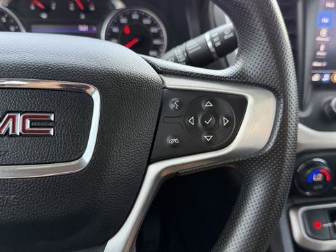 Used 2023 GMC Acadia SLE w/ Driver Convenience Package FWD image 22