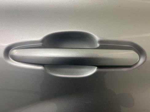 Used 2020 Toyota Highlander Platinum image 19