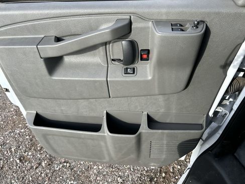 New 2025 GMC Savana 2500 w/ Driver Convenience Package RWD image 21